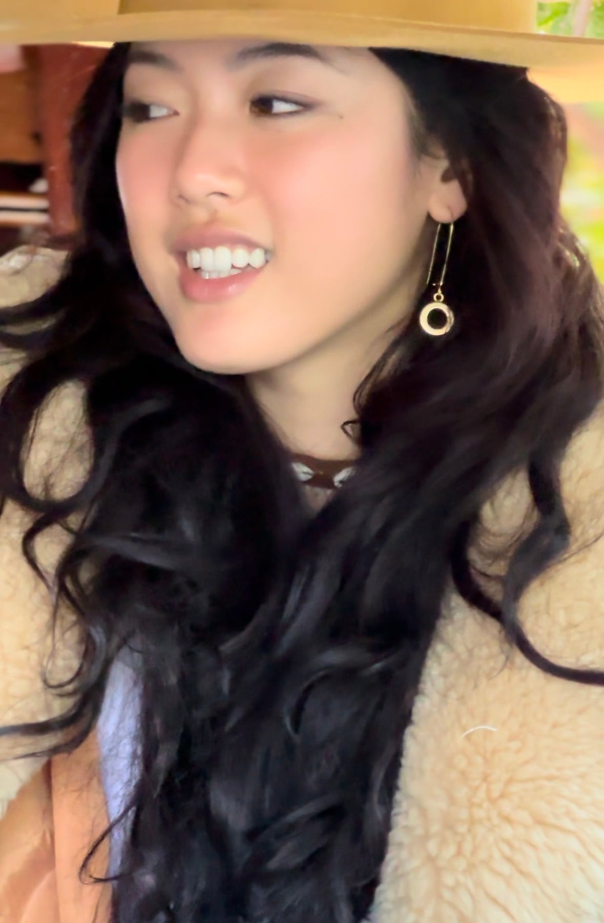 Circle gold earrings