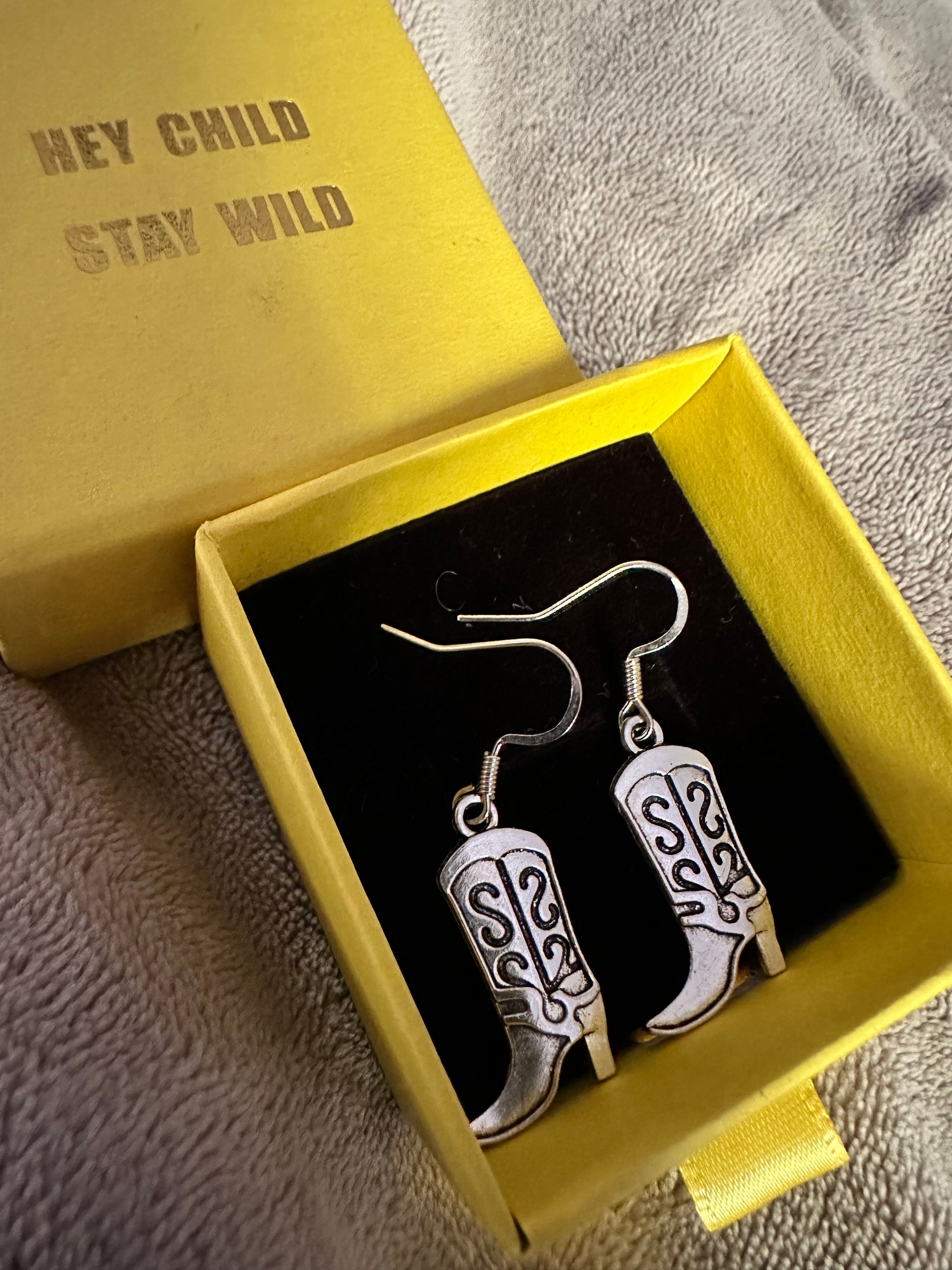 Cowboy boots 2 earrings