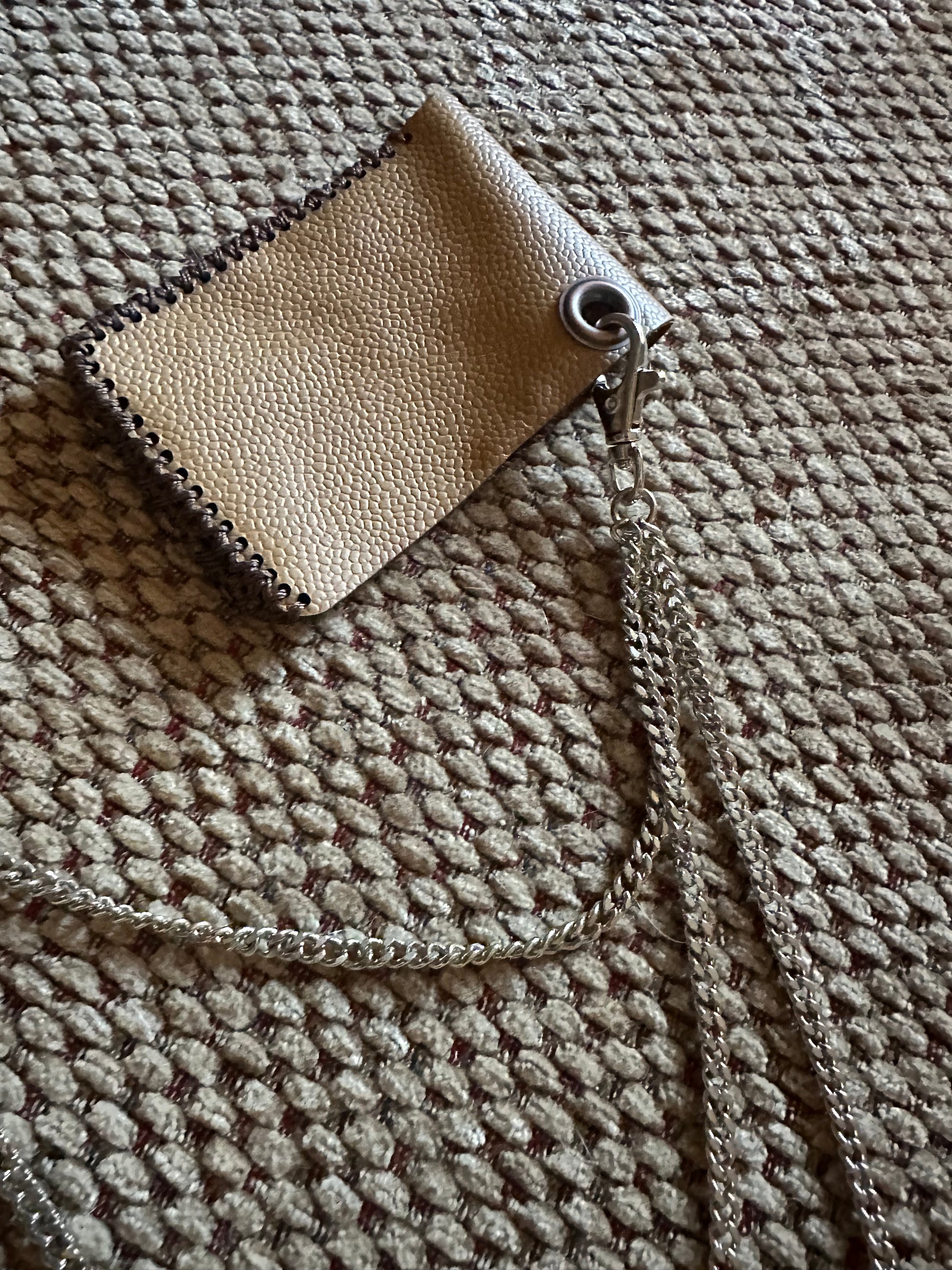 Chain wallet bull
