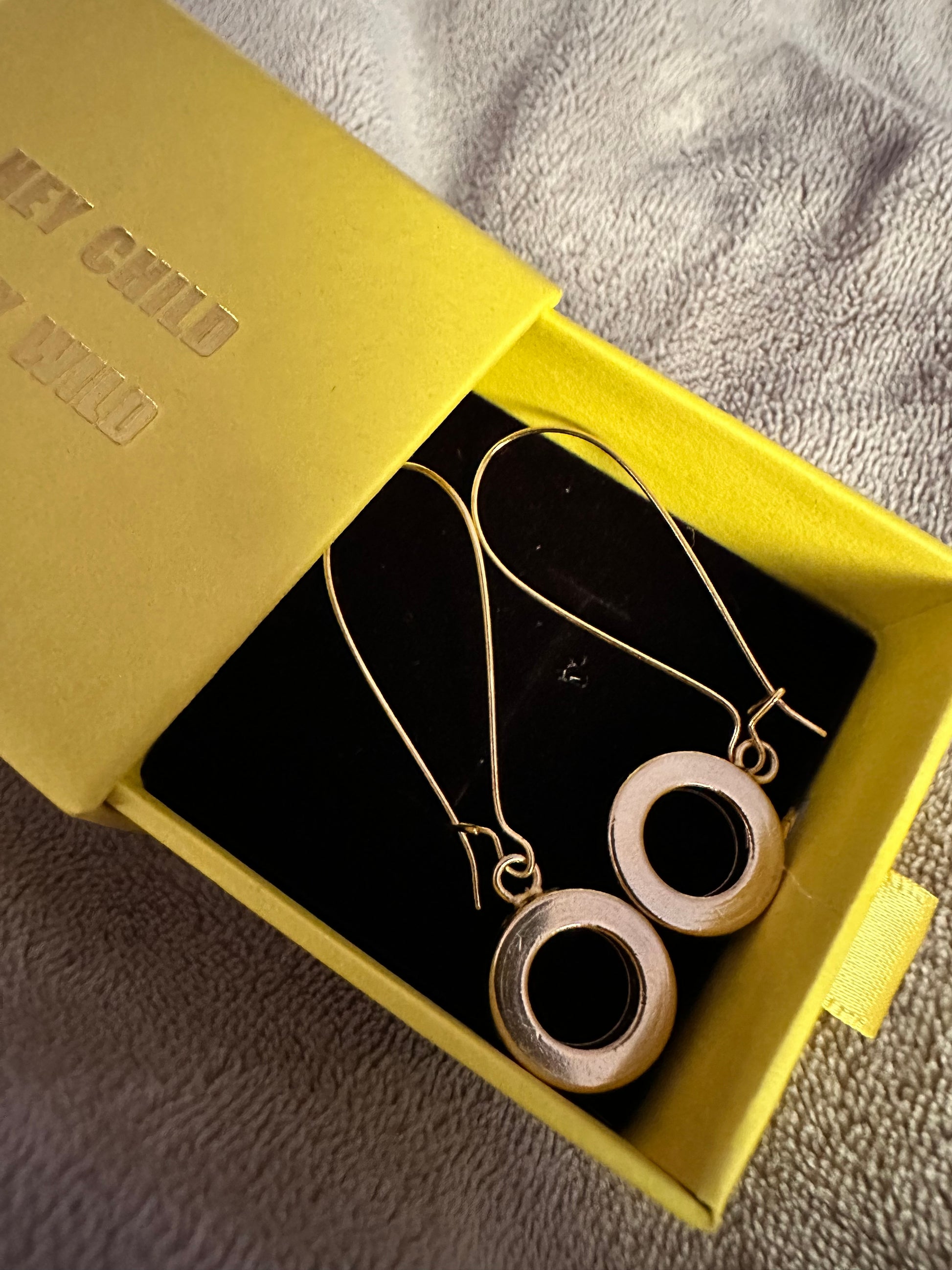 Circle gold earrings