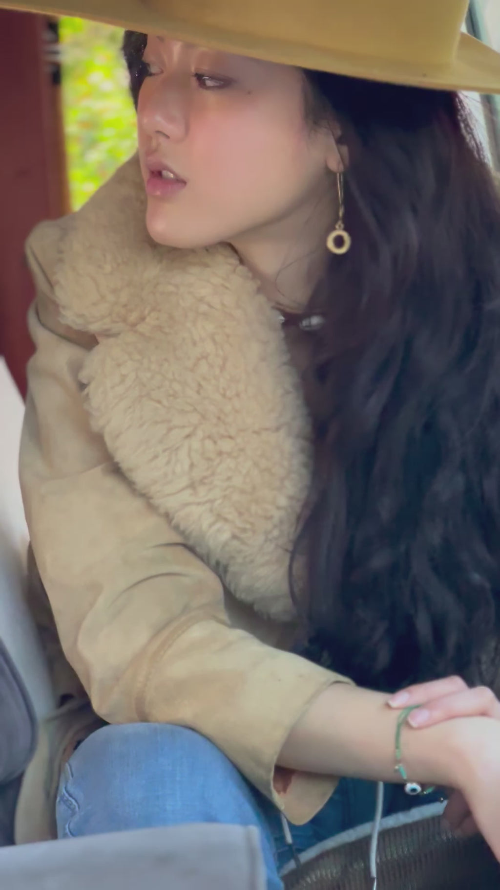 Circle gold earrings