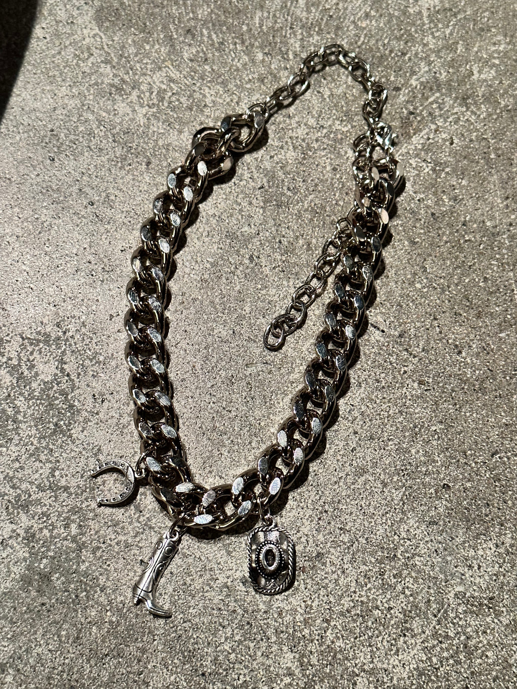 The cowgirl choker
