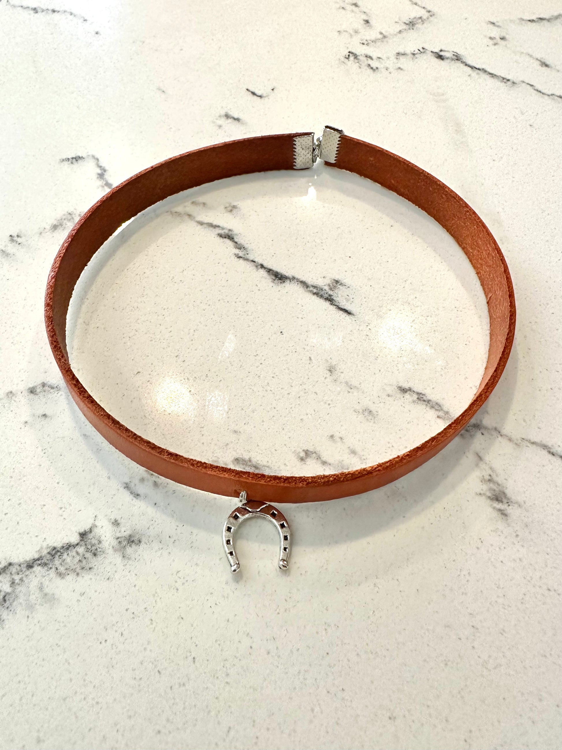 Western choker - horse shoe